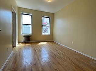 22-17 19th St, Astoria, NY 11105