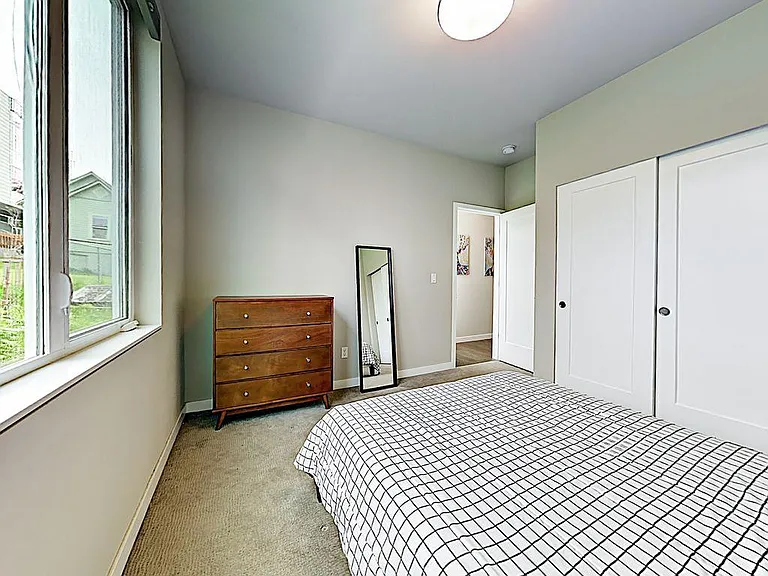 2806 S Charles St #D — Photo 14