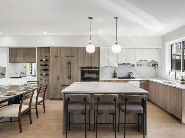 5993 143rd St #13, Surrey, BC V3W 1T4