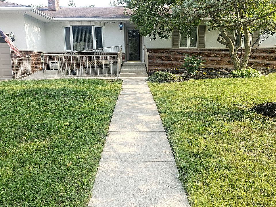1st image of 267 Brookhaven Dr N