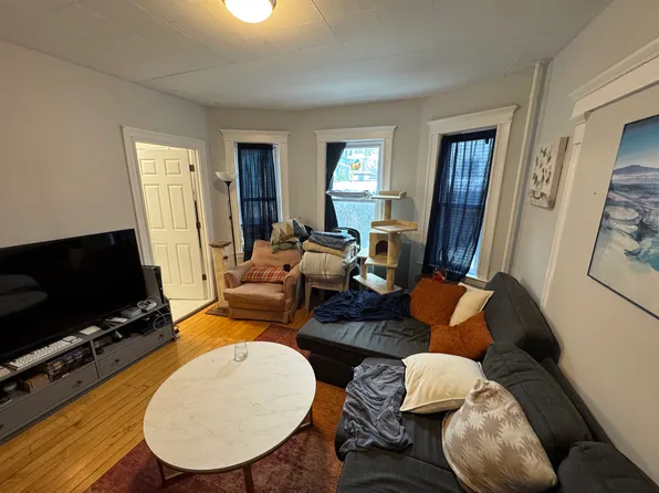 9 Burnham St #1, Somerville, MA 02144