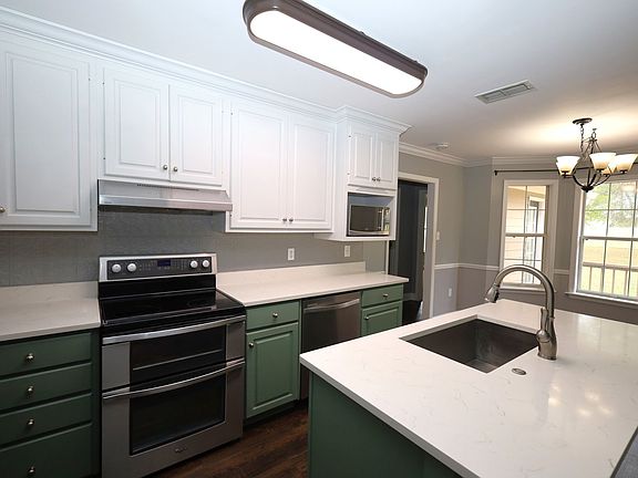 2nd image of 3949 Weatherby Ln