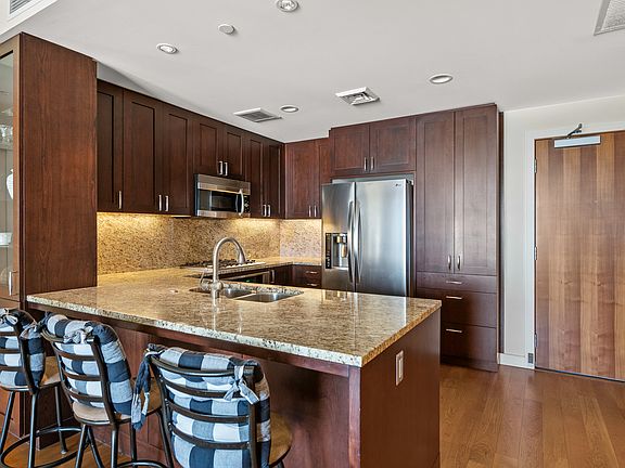 4th image of 99 W South Temple St #1205