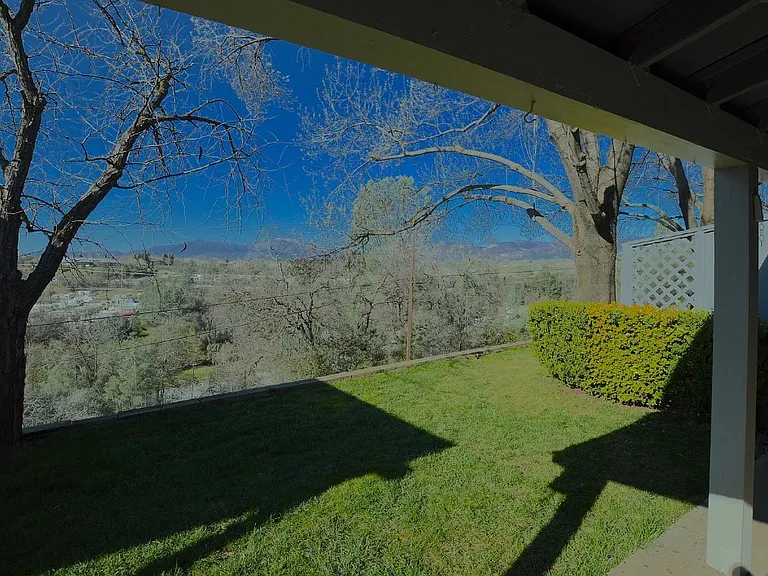 526 Kenbrook Ct — Photo 3
