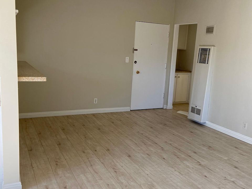 2nd image of 11815 Goshen Ave APT 4
