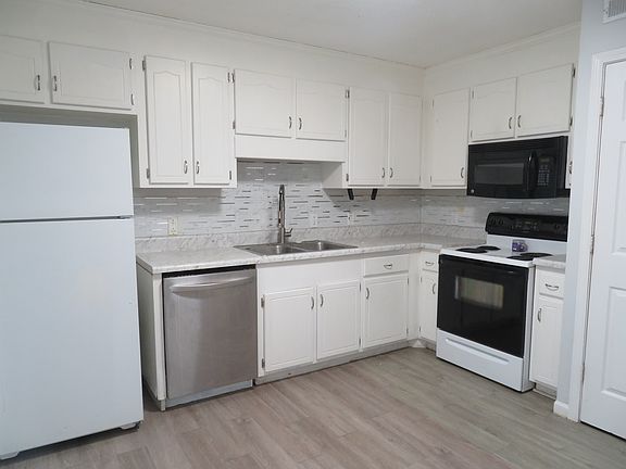 5th image of 420 Simpson Rd #11