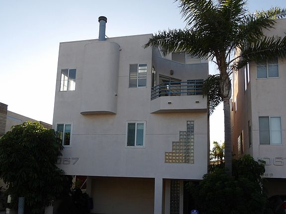 3rd image of 1057 Loma Dr