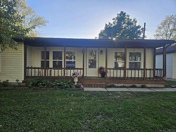 2nd image of 3562 Meadowcrest Dr