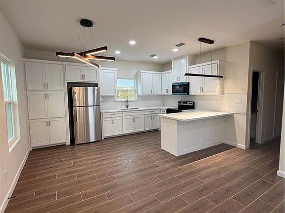 4th image of 1301 Woodlands Trl