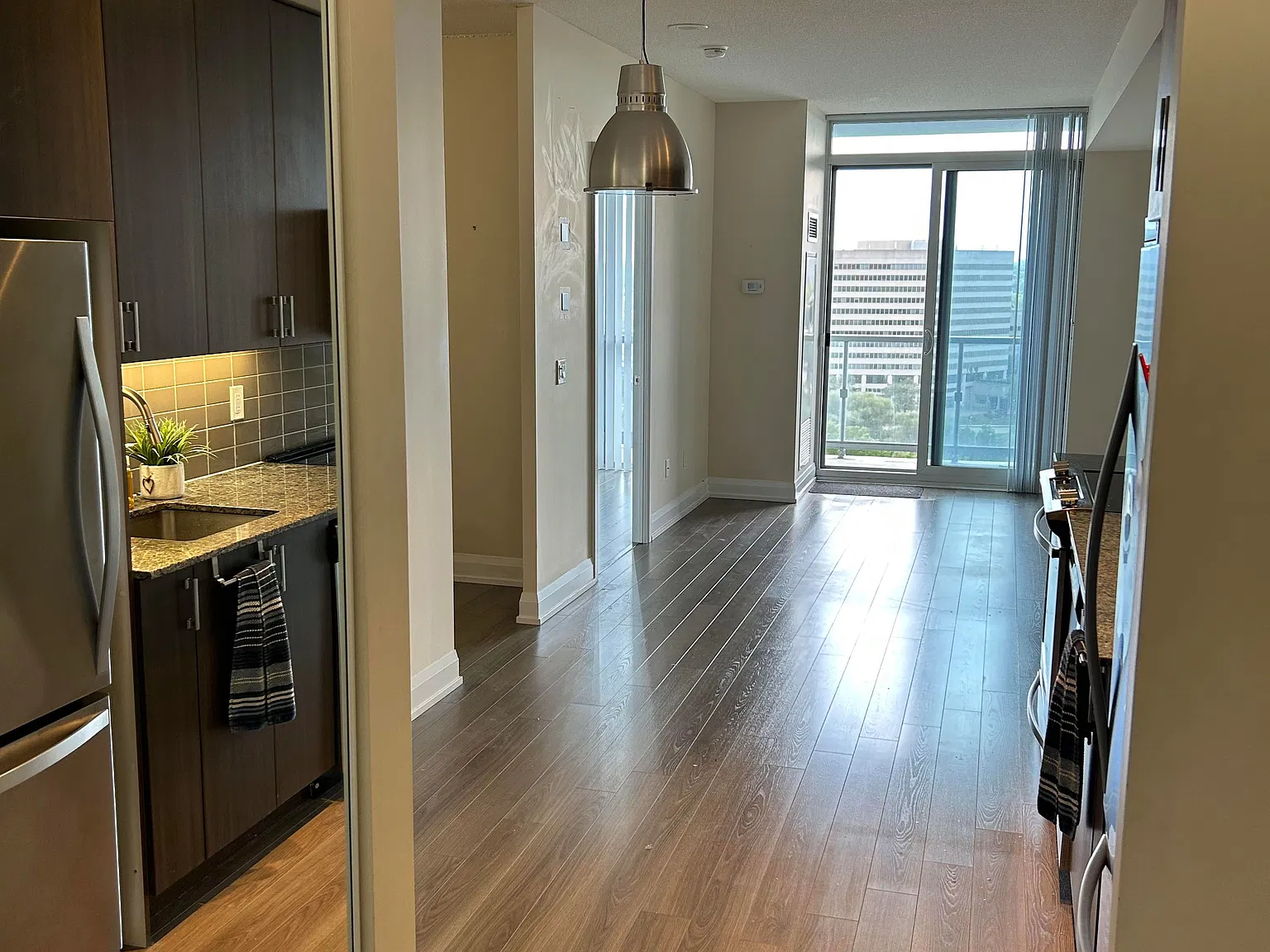 18 Graydon Hall Dr — Photo 2
