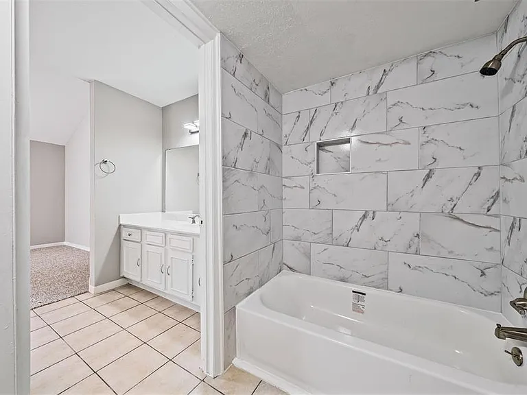 9809 Richmond Ave #E14 — Photo 14