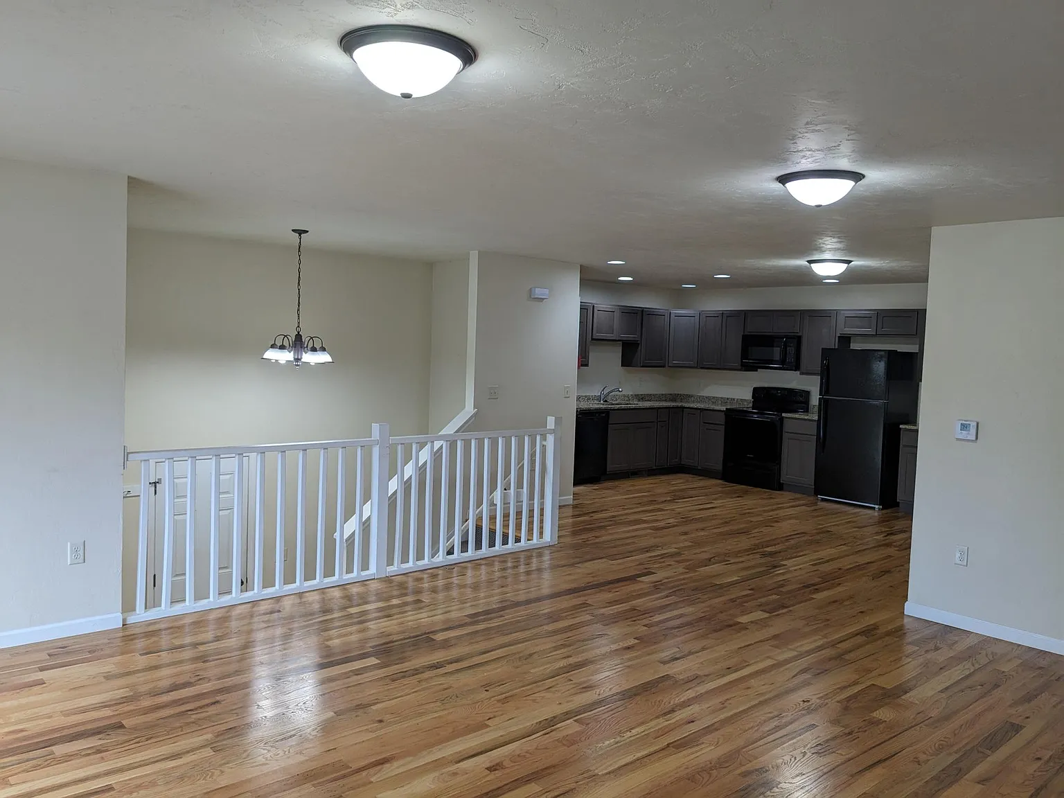 3 bed, 2.5 bath, $2,250 — Photo 4