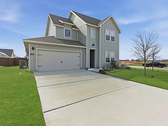 3rd image of 709 Primrose Ln