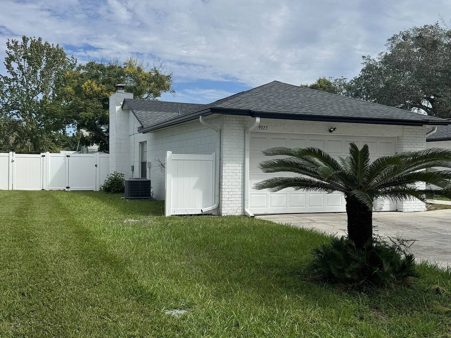3 bed, 1464 sqft, $2,325 — Photo 2