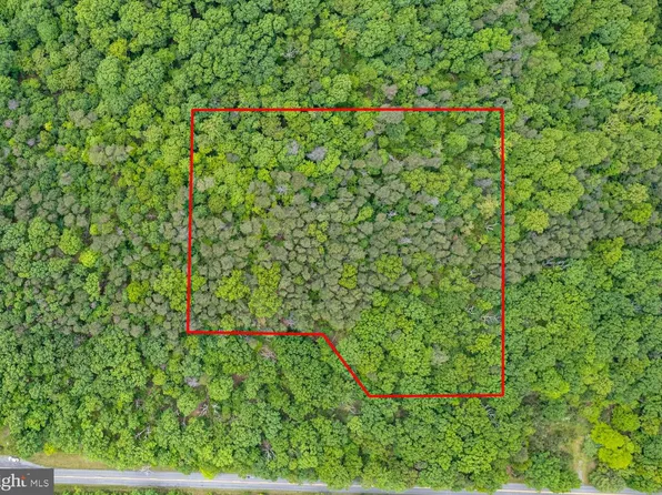 2 N Timber Ridge Rd, Cross Junction, VA 22625