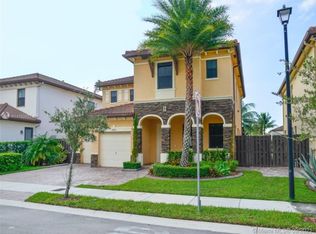 8860 NW 98th Ct, Doral, FL 33178