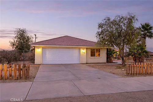 1286 Arctic Ave Photo 1