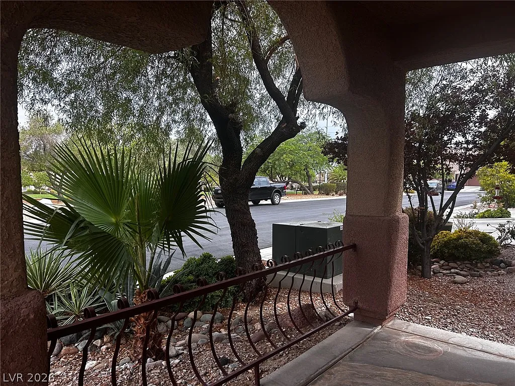 3 bed, 2.5 bath, 1859 sqft, $2,150 — Photo 3