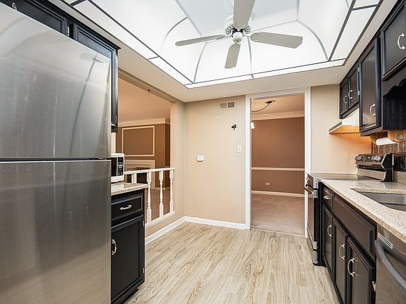 5th image of 140 Carriage Way Dr APT 118C
