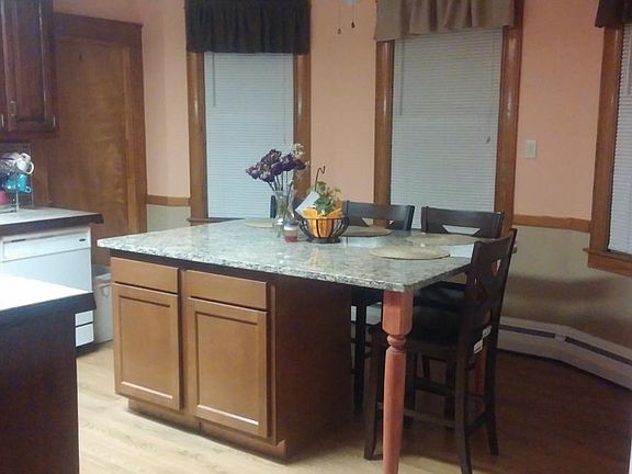 2nd image of 387 Burritt St #2
