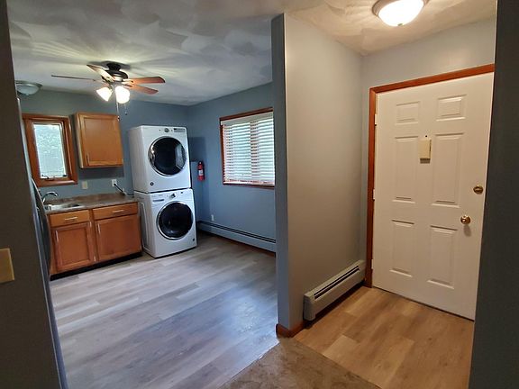 4th image of 4 Grove Pl APT 4