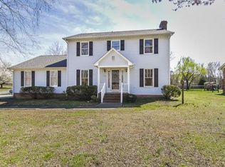 1104 W Old Glencoe Rd, Burlington, NC 27217