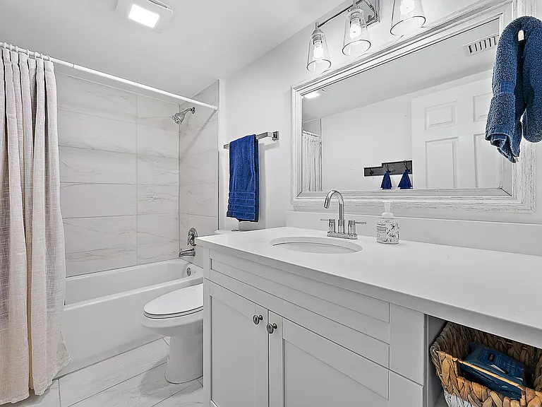 101 S Seas Dr #105 — Photo 20