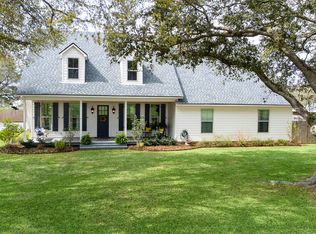 414 S Larriviere Rd, Youngsville, LA 70592