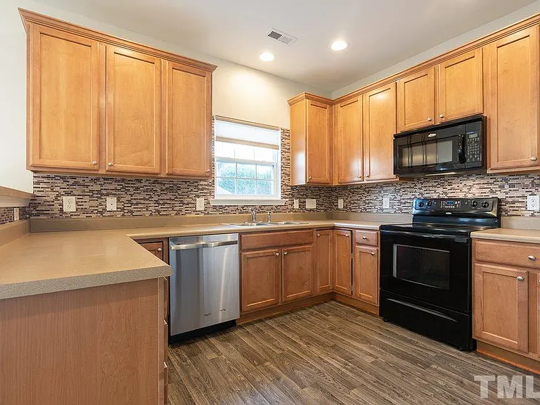 401 Wellspring Dr — Photo 9