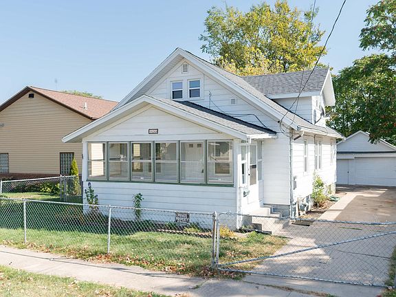 3rd image of 123 N Henrietta Ave
