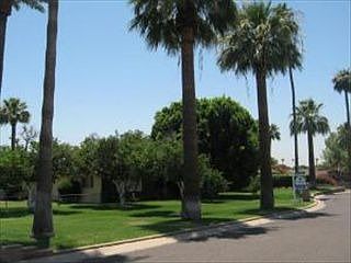 3rd image of 4631 N Royal Palm Cir
