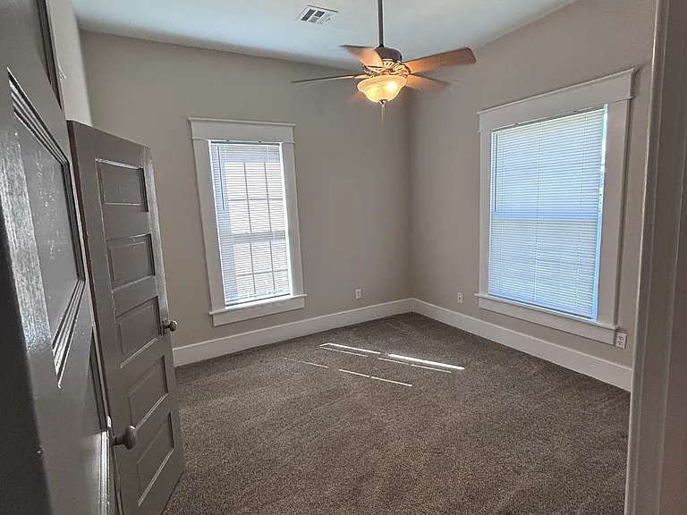 317 E Patti Page Blvd — Photo 36