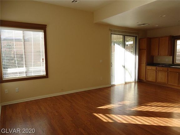 3rd image of 7579 Holiday Hills St