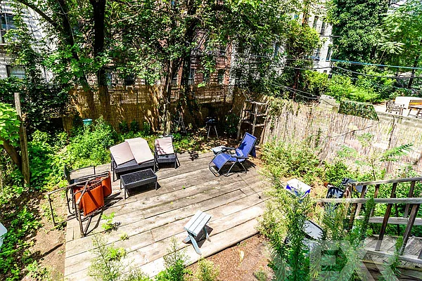 Rented by EXR | media 2