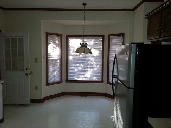 Breakfast area overlooking backyard