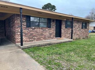 617 N 35th St, Ozark, AR 72949