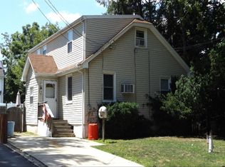 1967 Russell Ct, Seaford, NY 11783