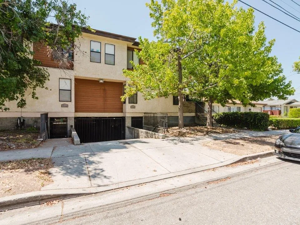 914 E Elk Ave #3