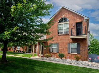 23463 Williamsburg Cir, Woodhaven, MI 48183