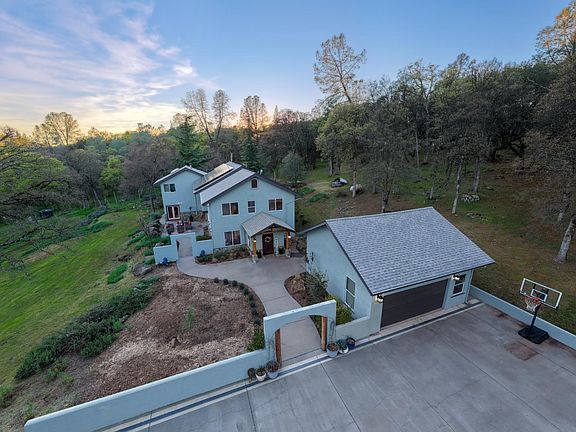 4th image of 11383 Woodacre Rd