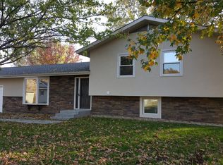 414 N Orange St, Garnett, KS 66032