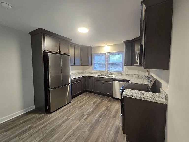 1443 Larkhall Dr — Photo 7