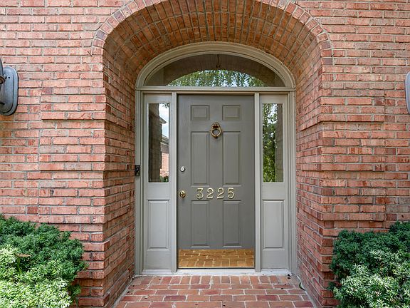 5th image of 3225 Penbroke Pl