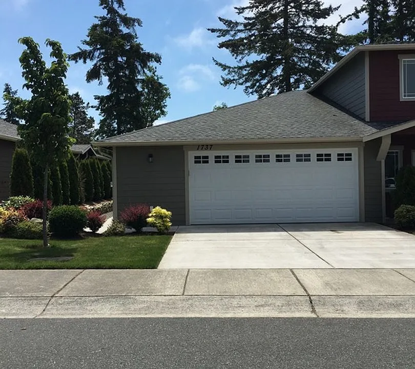 1737 SW Stremler Dr