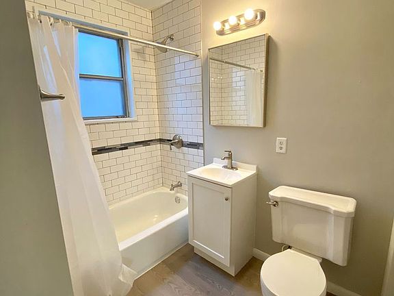 2nd image of 3140 S Kinnickinnic Ave #6