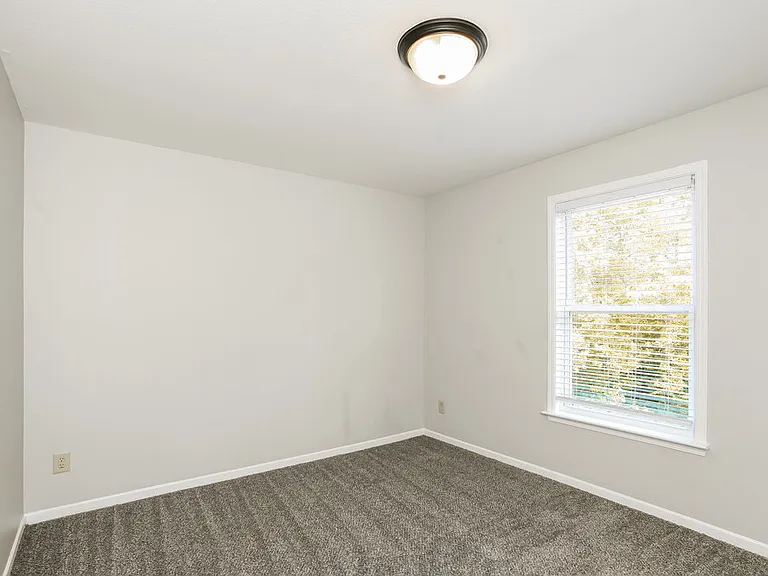 10718 Pavilion Dr — Photo 14
