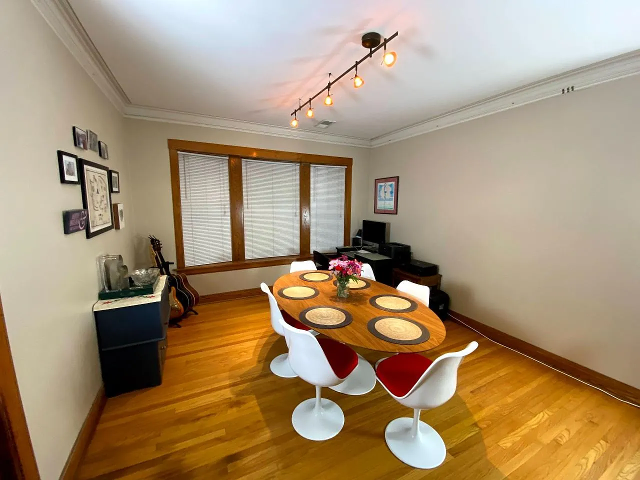 2 bed, 1300 sqft, $2,650 — Photo 2