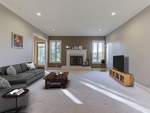 4th image of 7916 Woodglen Dr