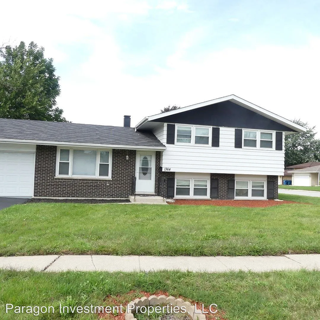 17225 Coventry Ln photo 1