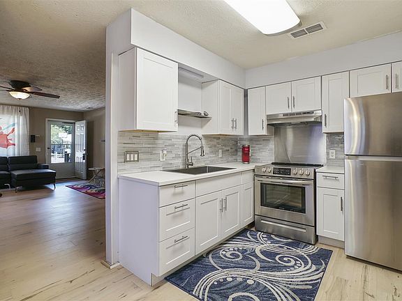 3rd image of 1212 Jasmine St